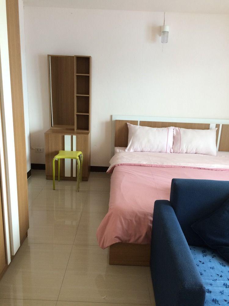 Wilai Guesthouse Pantai Jomtien Luaran gambar